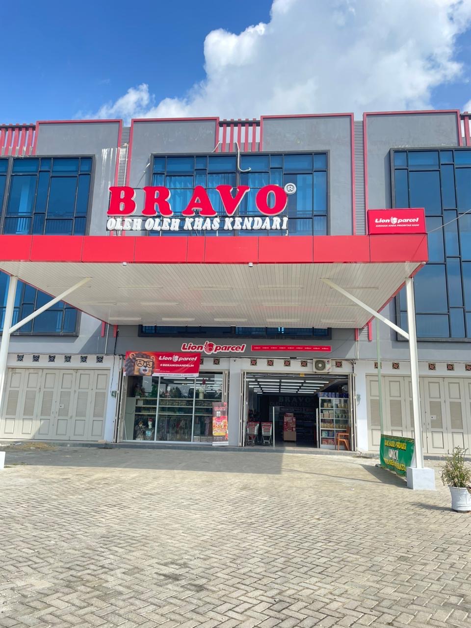 Toko Bravo Bypass, Kendari